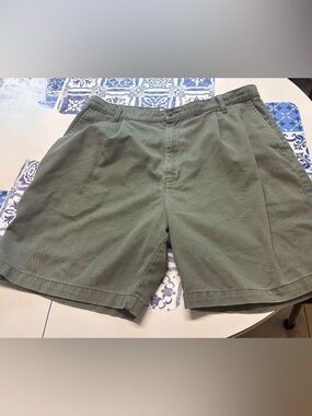MENS DOCKERS KHAKI SHORTS 20” WAIST
